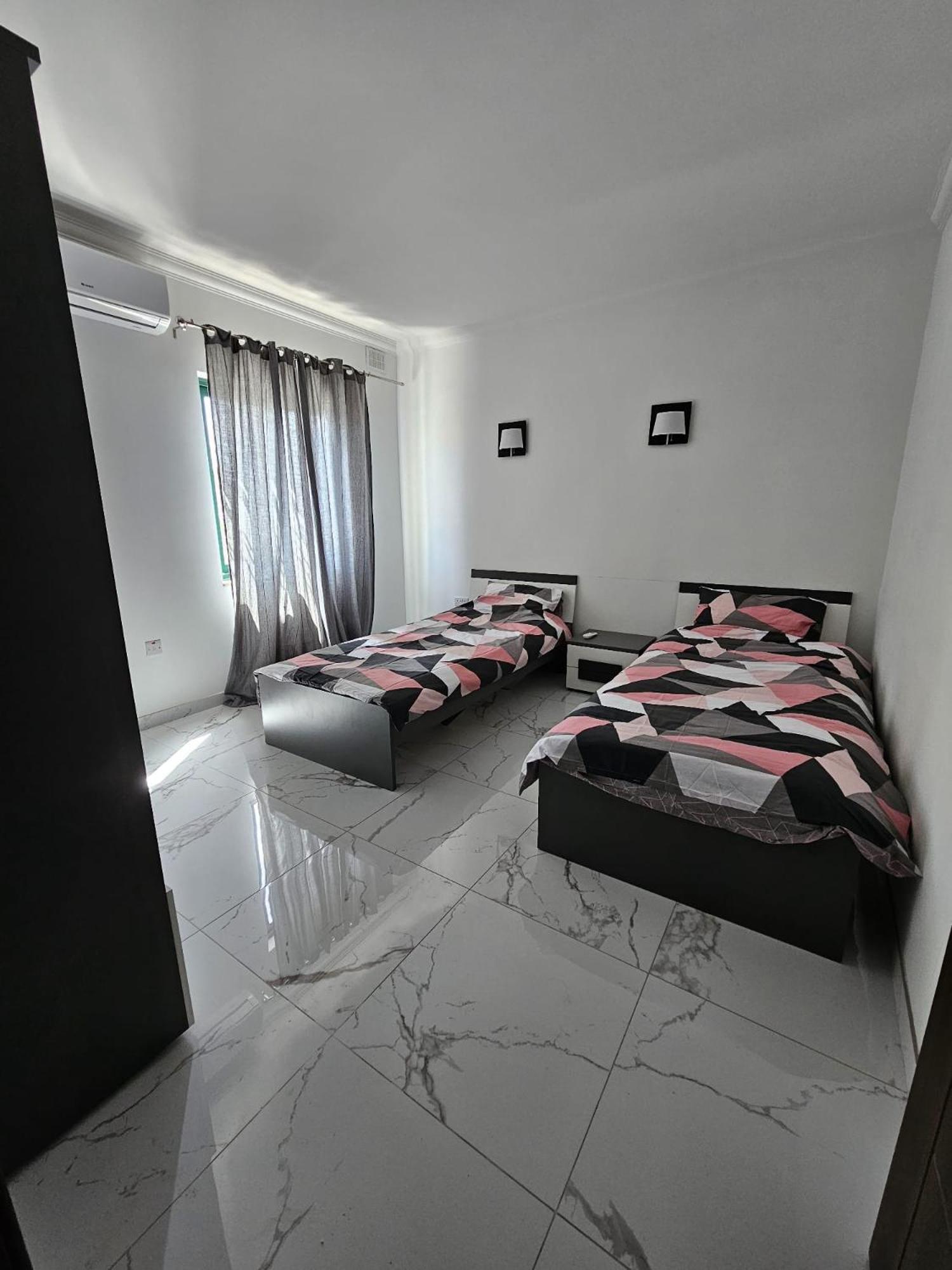 2 Bedroom Apartment In Bugibba St. Paul's Bay Exteriör bild
